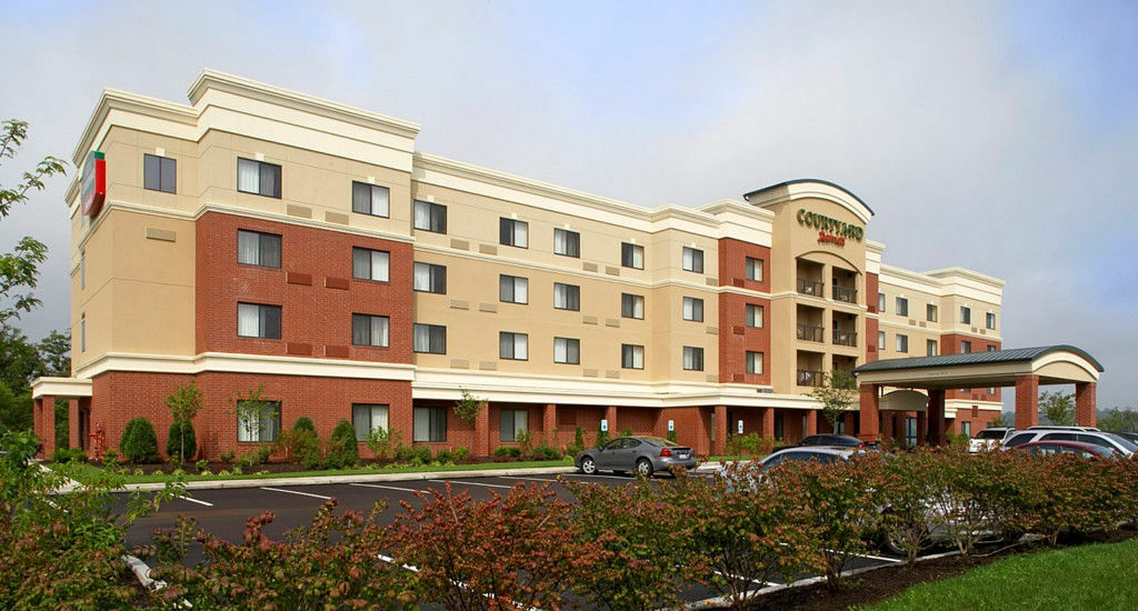 Courtyard Pittsburgh Greensburg Exterior photo